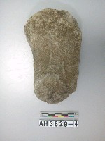 藏品(中型淺腰舌刃打製石斧)的圖片